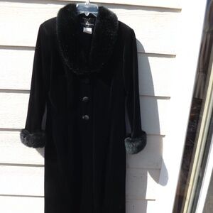 Vintage JS Collection Full Length Women's Black Velvet Faux Fur Accents Coat